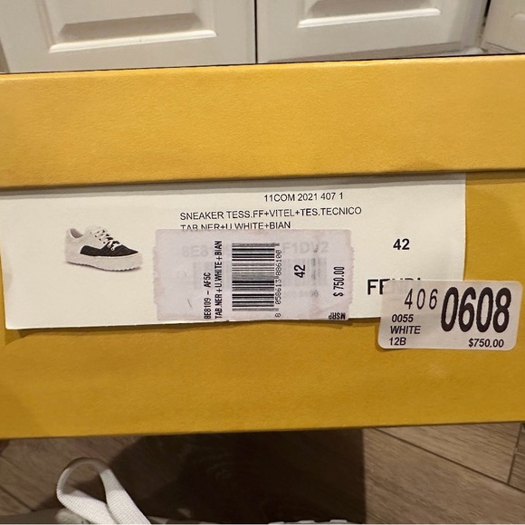 Fendi FF Canvas Low-Top Sneakers. - Picture 4 of 10